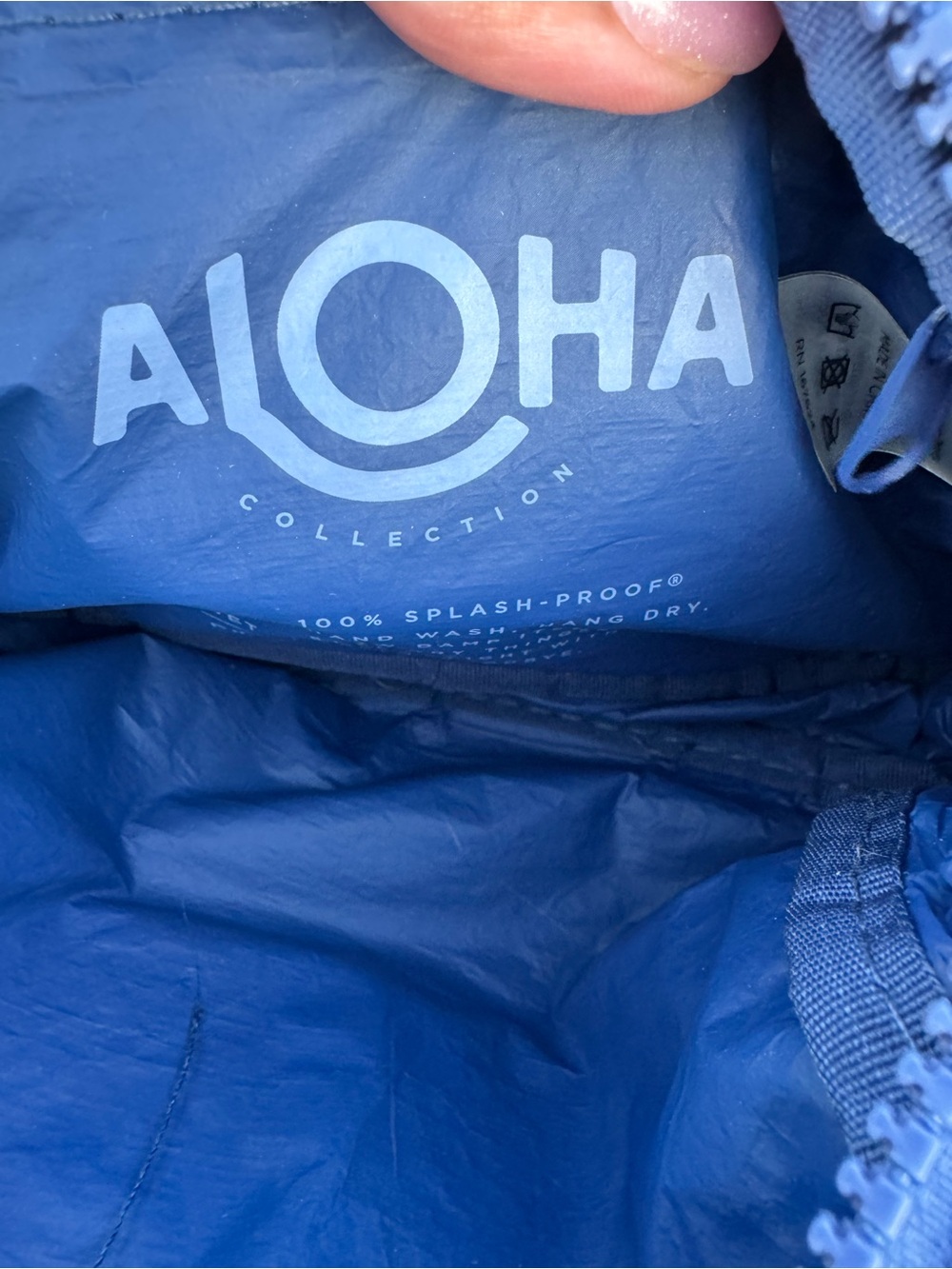 ALOHA Collection Blue Stripe Splash-Proof Crossbody Travel Bag - Picture 4 of 8